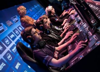 The Rise of Esports: How Will Traditional Sports Respond to This Emerging Force?