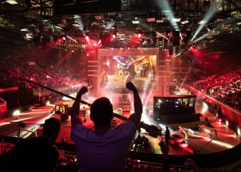 The Rise of Esports: Will It Replace Traditional Sports as the Mainstream Form of Entertainment?