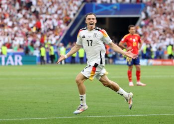 How Accurate Are ‘Dressing Room Leaks’ in the Social Media Age?