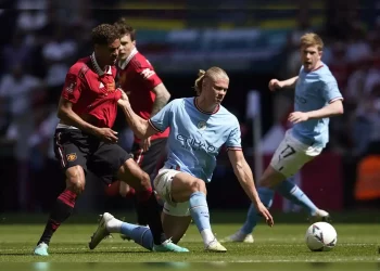 How Has Haaland Redefined Target Forward Play Without Technical Growth?